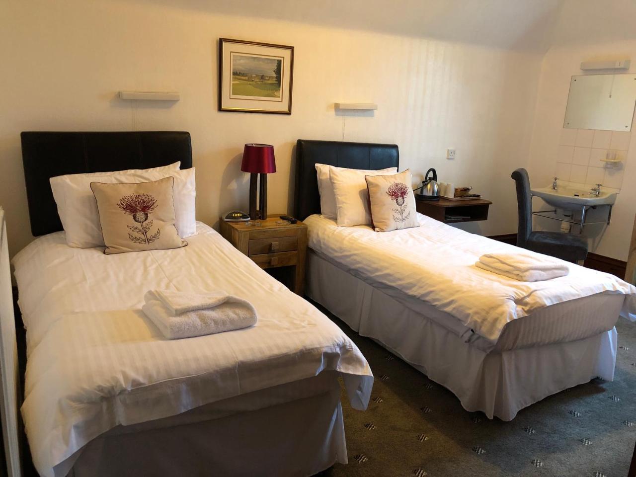 Westerlea Hotel 네언 외부 사진